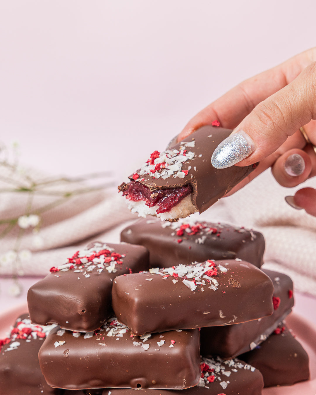 Raspberry Ripe Bar | Coconut, Raspberry & Dark Chocolate | Crumble ...